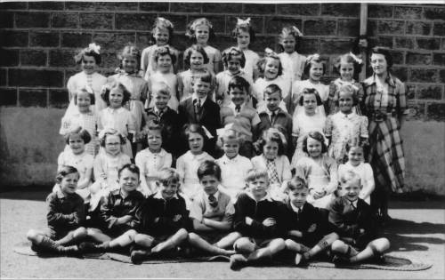 Hadfield St Andrews, Infants A, July 1952