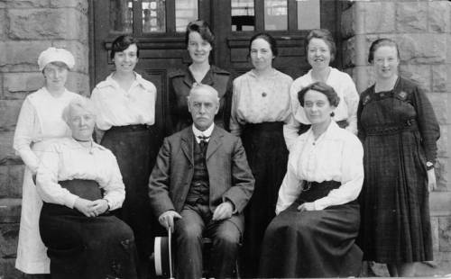 Mabel with Harry Lindsay Hudson and staff of Pikes Lane Council School