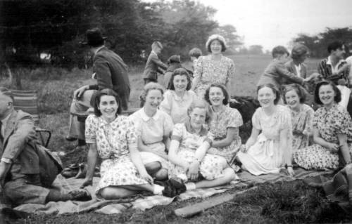 Enjoying the parents cricket match 1938